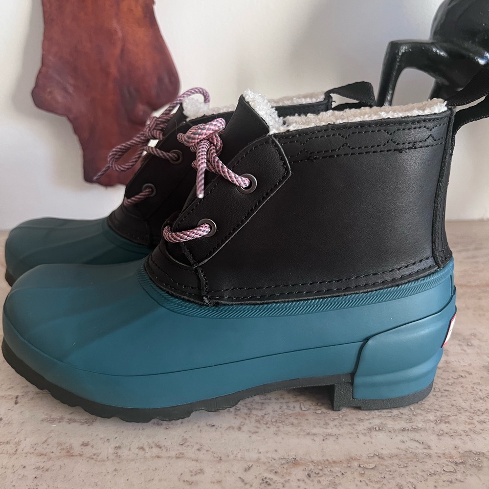 Hunter Black and Teal Winter Boots